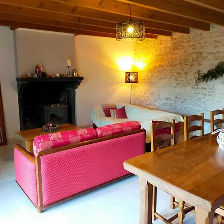 Au Bord Du Vioreau 44 Holiday home *